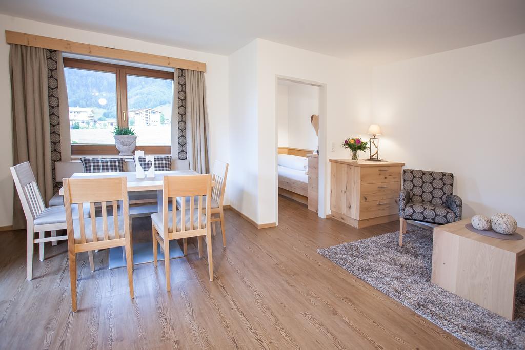 Alpenherz Ferienwohnungen Pertisau Ruang foto