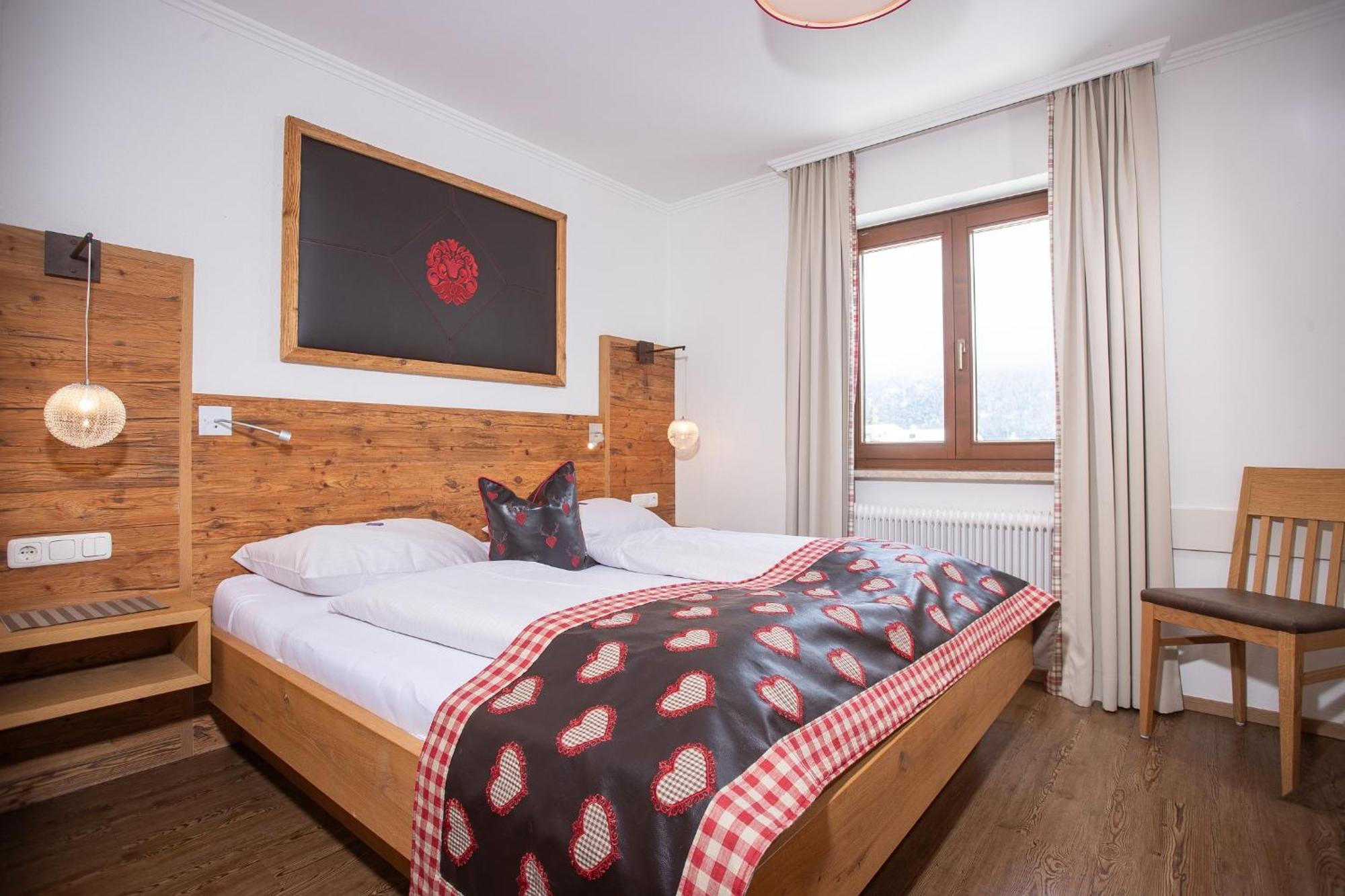 Alpenherz Ferienwohnungen Pertisau Bagian luar foto