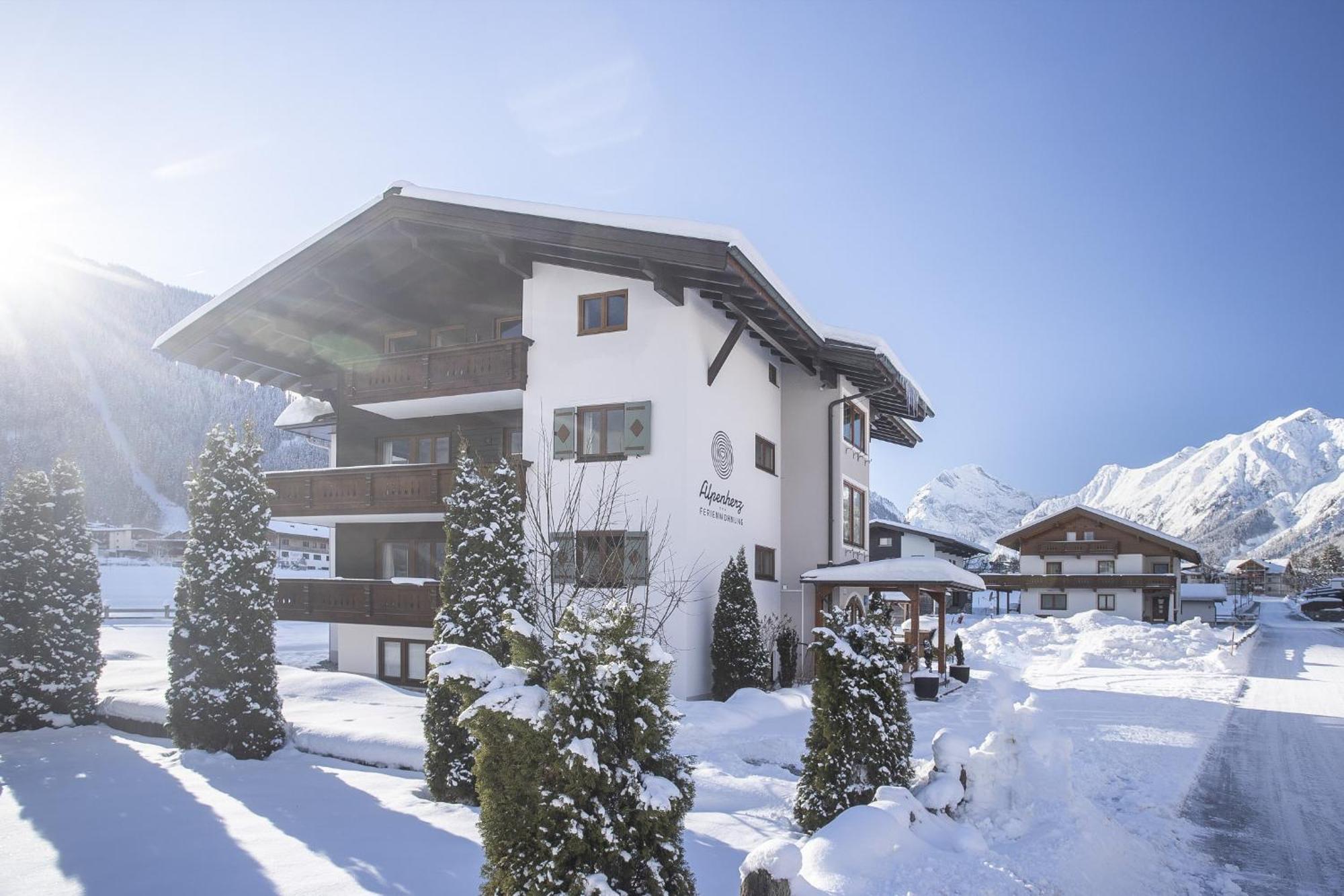 Alpenherz Ferienwohnungen Pertisau Bagian luar foto