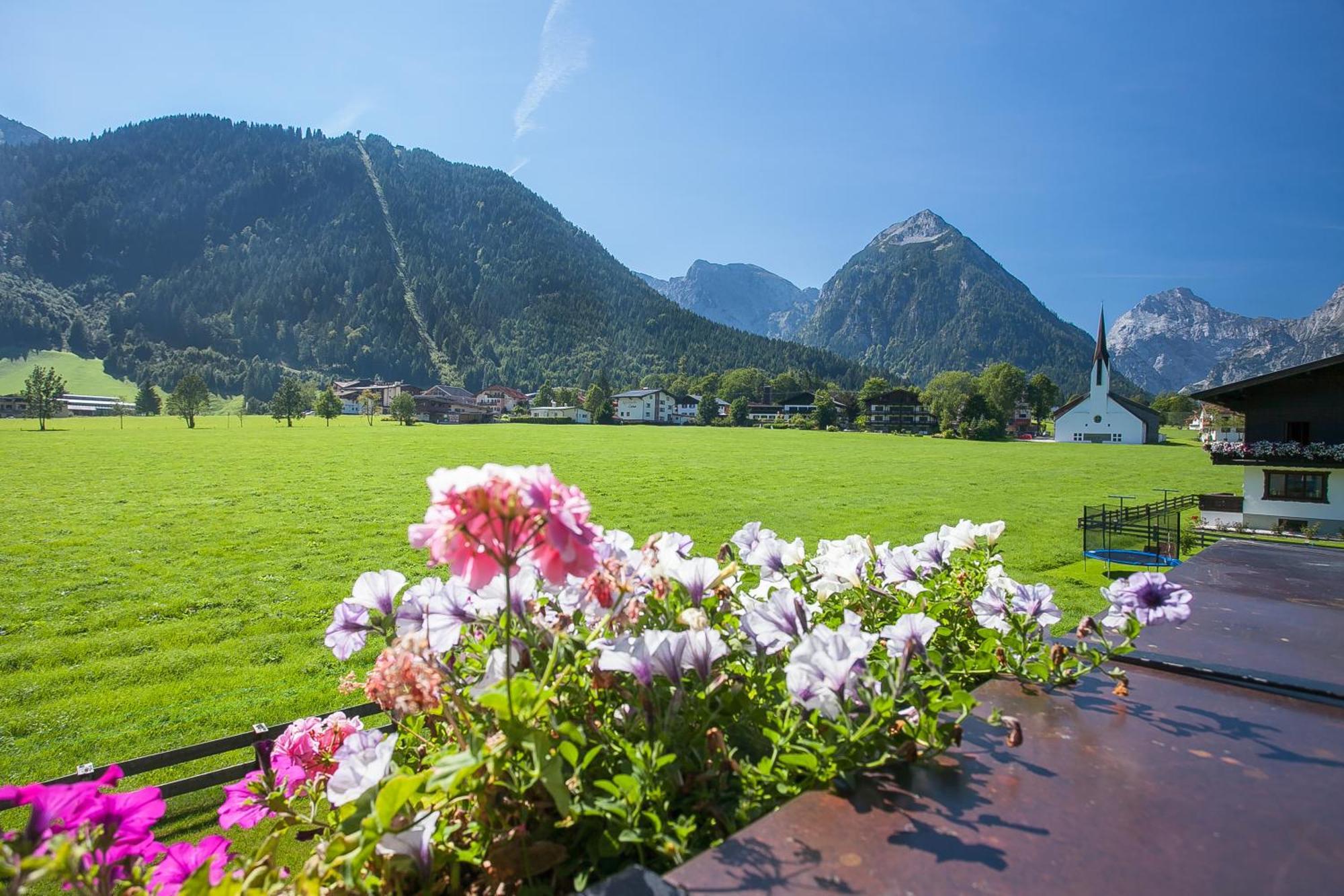 Alpenherz Ferienwohnungen Pertisau Bagian luar foto