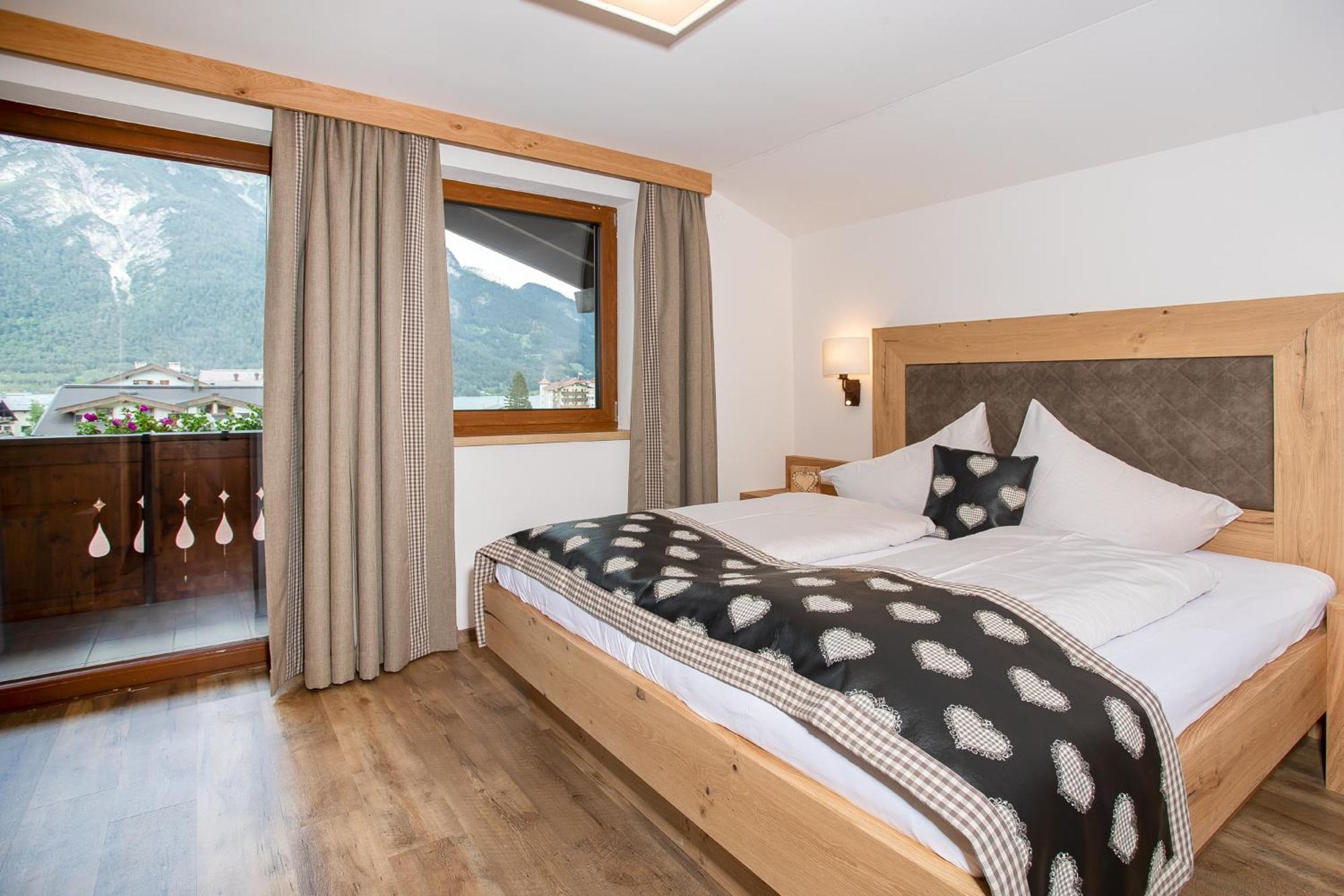 Alpenherz Ferienwohnungen Pertisau Bagian luar foto