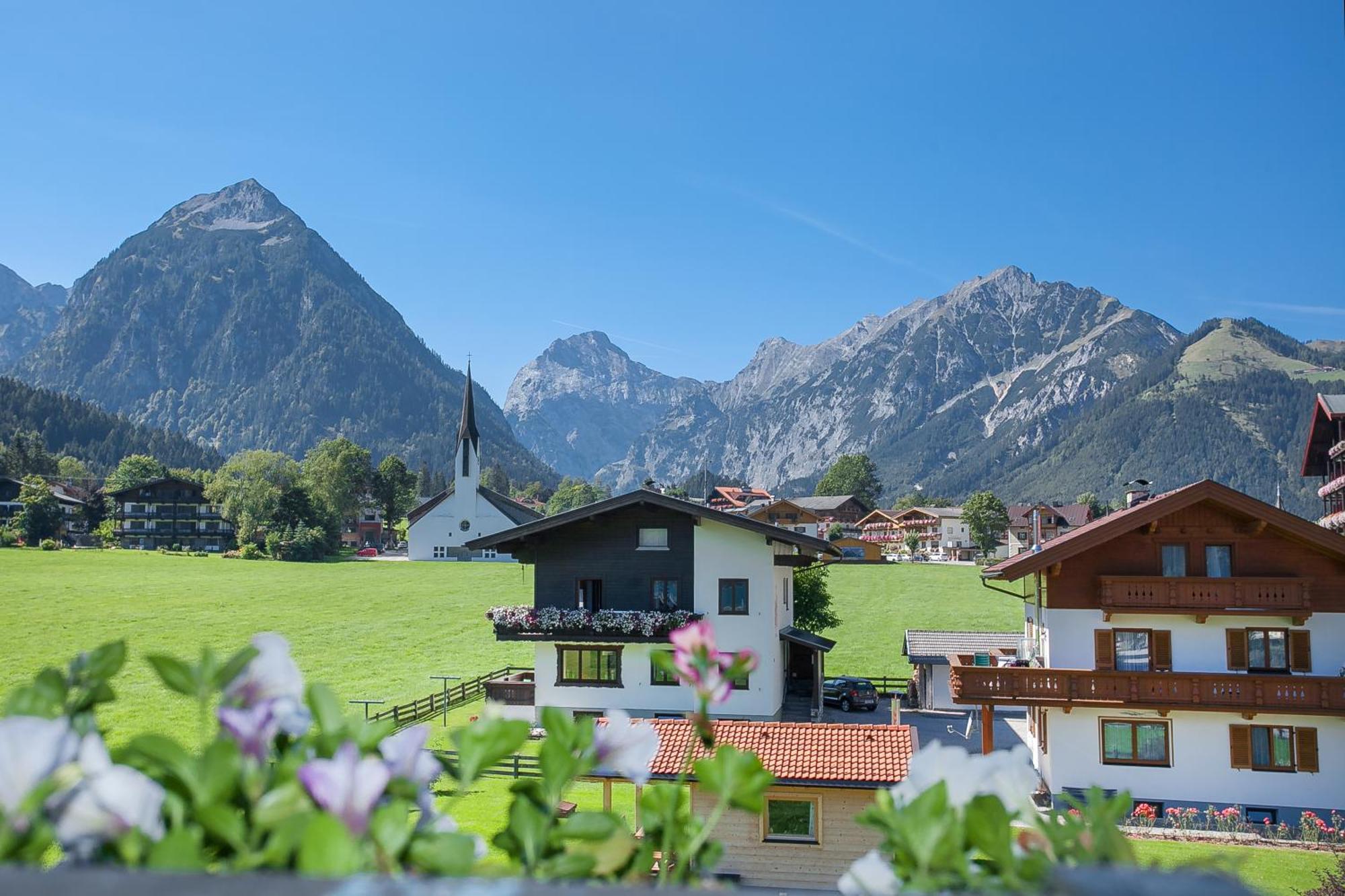 Alpenherz Ferienwohnungen Pertisau Bagian luar foto